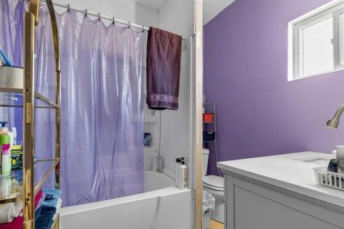 Rural, Rural Kneehill County, AB - Indoor Photo Showing Bathroom