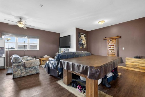 Rural, Rural Kneehill County, AB - Indoor