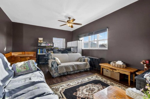 Rural, Rural Kneehill County, AB - Indoor