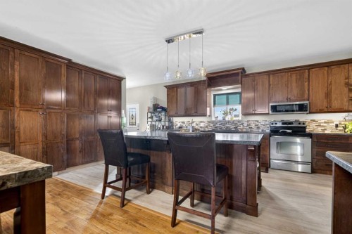Rural, Rural Kneehill County, AB - Indoor Photo Showing Kitchen With Upgraded Kitchen