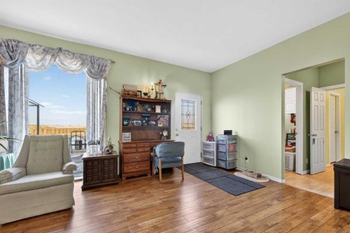 Rural, Rural Kneehill County, AB - Indoor