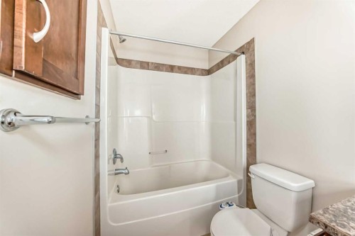 46 Panatella Hill Nw, Calgary, AB - Indoor Photo Showing Bathroom