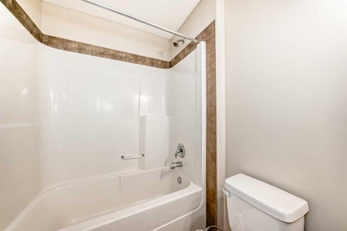 46 Panatella Hill Nw, Calgary, AB - Indoor Photo Showing Bathroom