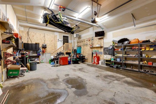 230 Nolanhurst Bay Nw, Calgary, AB - Indoor Photo Showing Garage
