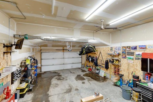 230 Nolanhurst Bay Nw, Calgary, AB - Indoor Photo Showing Garage