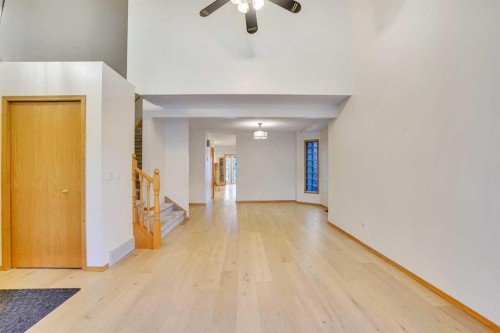 463 23 Avenue Nw, Calgary, AB - Indoor Photo Showing Other Room