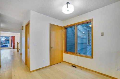 463 23 Avenue Nw, Calgary, AB - Indoor Photo Showing Other Room
