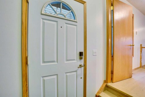 463 23 Avenue Nw, Calgary, AB - Indoor Photo Showing Other Room