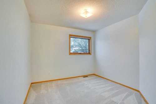 463 23 Avenue Nw, Calgary, AB - Indoor Photo Showing Other Room
