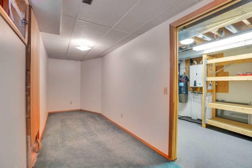 463 23 Avenue Nw, Calgary, AB - Indoor Photo Showing Other Room