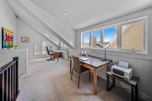 23 Spring Willow Way Sw, Calgary, AB - Indoor