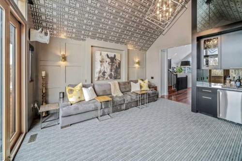 23 Spring Willow Way Sw, Calgary, AB - Indoor