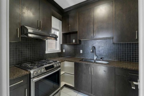 272 Aspenmere Way, Chestermere, AB - Indoor Photo Showing Kitchen With Upgraded Kitchen