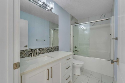 272 Aspenmere Way, Chestermere, AB - Indoor Photo Showing Bathroom