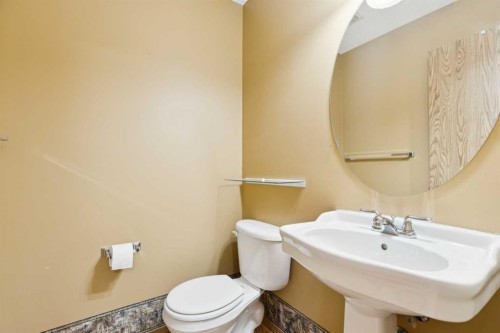 39 Country Village Circle Ne, Calgary, AB - Indoor Photo Showing Bathroom