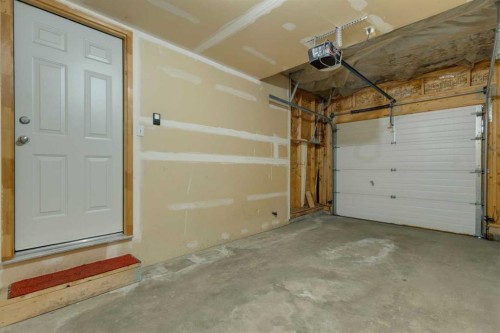 39 Country Village Circle Ne, Calgary, AB - Indoor Photo Showing Garage