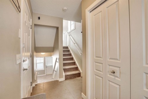 39 Panatella Road Nw, Calgary, AB - Indoor Photo Showing Other Room