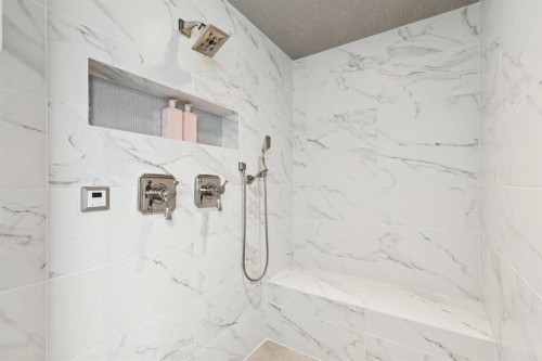 2814 14 Street Sw, Calgary, AB - Indoor Photo Showing Bathroom