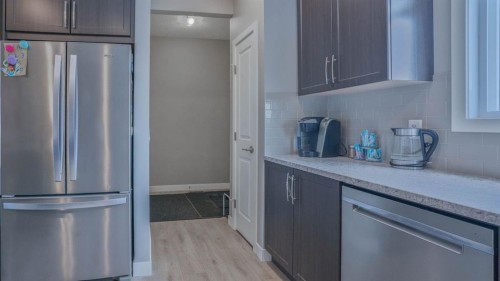 62 Corner Meadows Common Ne, Calgary, AB - Indoor Photo Showing Kitchen