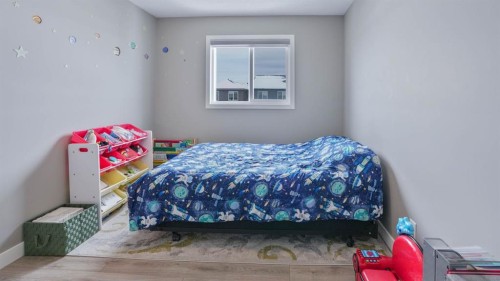 62 Corner Meadows Common Ne, Calgary, AB - Indoor Photo Showing Bedroom