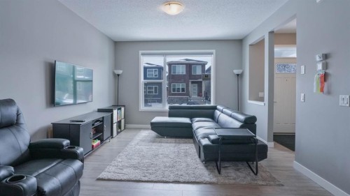 62 Corner Meadows Common Ne, Calgary, AB - Indoor Photo Showing Living Room
