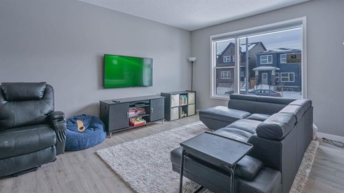 62 Corner Meadows Common Ne, Calgary, AB - Indoor Photo Showing Living Room