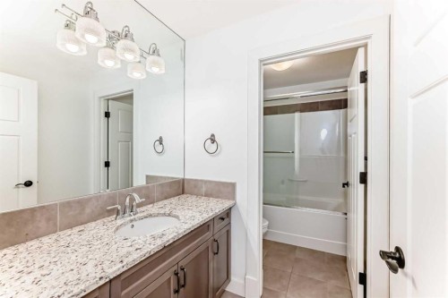 322 Reunion Green Nw, Airdrie, AB - Indoor Photo Showing Bathroom