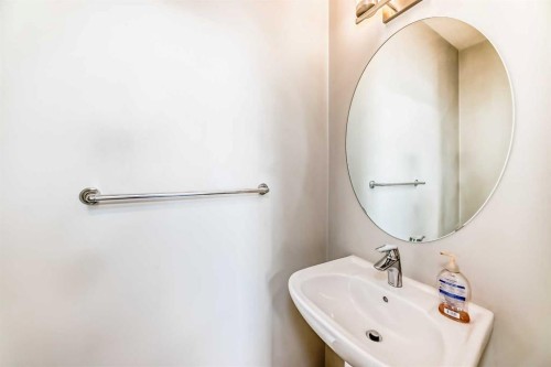 948 West Lakeview Drive, Chestermere, AB - Indoor Photo Showing Bathroom