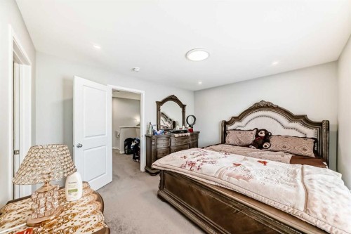 948 West Lakeview Drive, Chestermere, AB - Indoor Photo Showing Bedroom