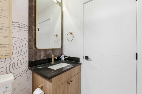 305-370 Dieppe Drive Sw, Calgary, AB - Indoor Photo Showing Bathroom