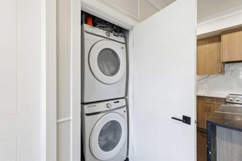 305-370 Dieppe Drive Sw, Calgary, AB - Indoor Photo Showing Laundry Room