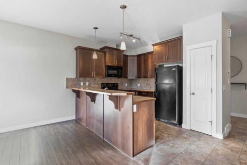 420 Ranch Ridge Meadow, Strathmore, AB - Indoor Photo Showing Kitchen