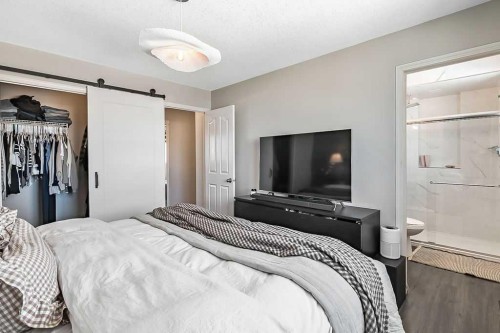 1724 4 Avenue Se, High River, AB - Indoor Photo Showing Bedroom