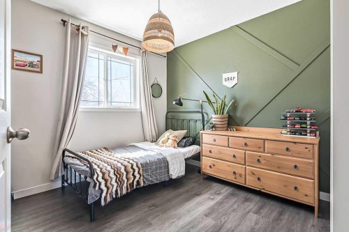 1724 4 Avenue Se, High River, AB - Indoor Photo Showing Bedroom