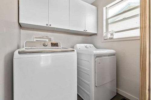 1724 4 Avenue Se, High River, AB - Indoor Photo Showing Laundry Room