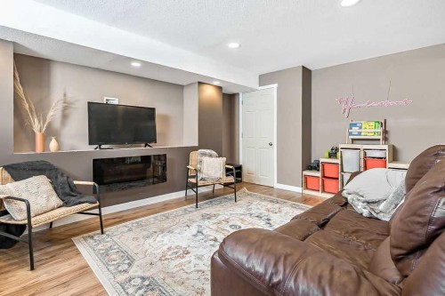 1724 4 Avenue Se, High River, AB - Indoor Photo Showing Other Room