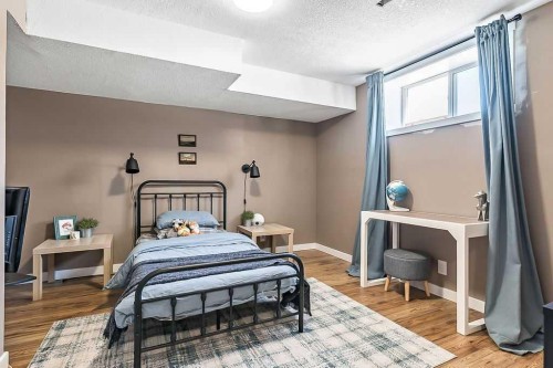 1724 4 Avenue Se, High River, AB - Indoor Photo Showing Bedroom