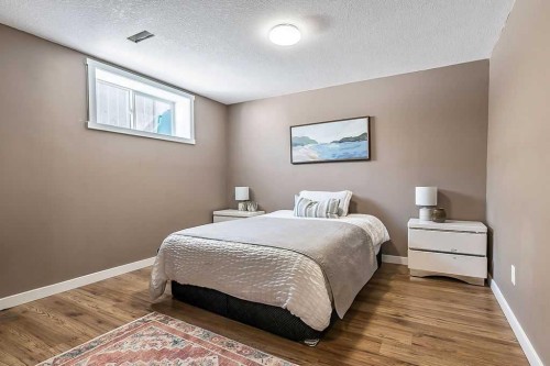 1724 4 Avenue Se, High River, AB - Indoor Photo Showing Bedroom