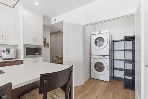 7306-1802 Mahogany Boulevard Se, Calgary, AB - Indoor Photo Showing Laundry Room