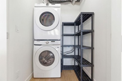 7306-1802 Mahogany Boulevard Se, Calgary, AB - Indoor Photo Showing Laundry Room