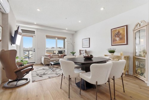 7306-1802 Mahogany Boulevard Se, Calgary, AB - Indoor Photo Showing Dining Room