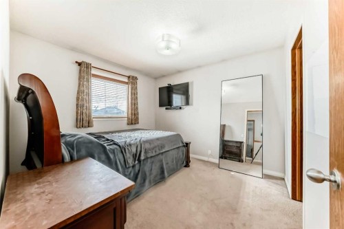 207 Eldorado Close Ne, Calgary, AB - Indoor Photo Showing Bedroom