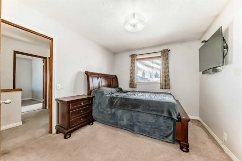 207 Eldorado Close Ne, Calgary, AB - Indoor Photo Showing Bedroom