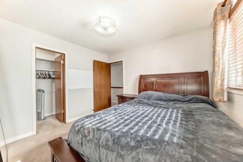 207 Eldorado Close Ne, Calgary, AB - Indoor Photo Showing Bedroom