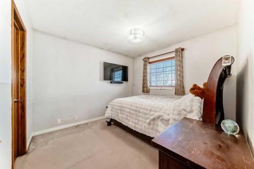 207 Eldorado Close Ne, Calgary, AB - Indoor Photo Showing Bedroom
