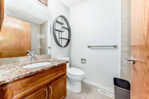 207 Eldorado Close Ne, Calgary, AB - Indoor Photo Showing Bathroom