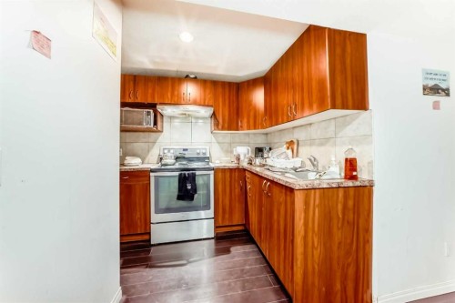 207 Eldorado Close Ne, Calgary, AB - Indoor Photo Showing Kitchen