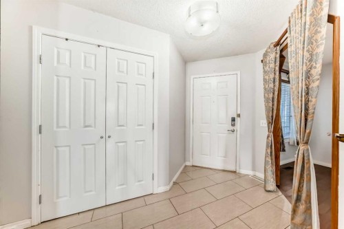 207 Eldorado Close Ne, Calgary, AB - Indoor Photo Showing Other Room