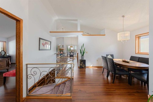 20 Somerset Drive Sw, Calgary, AB - Indoor Photo Showing Dining Room