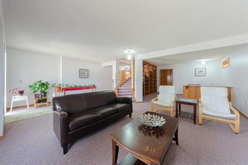 20 Somerset Drive Sw, Calgary, AB - Indoor Photo Showing Other Room